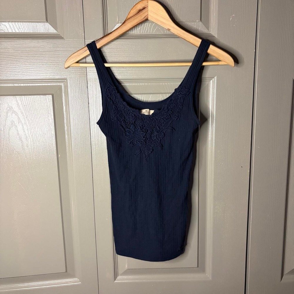 Hollister Navy Blue Floral Lace Ribbed Cami Tank Top Women XS Y2K Summer Fairy